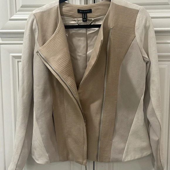 H by Halston Jackets & Blazers - H by Halston Women's Size 2 Beige Cream Tan  Long Sleeve Zip Up lined Blazer